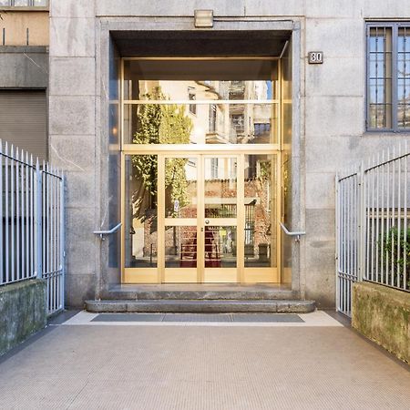 Luxury 4 Bedrooms Apartments Close To Duomo Милан Экстерьер фото