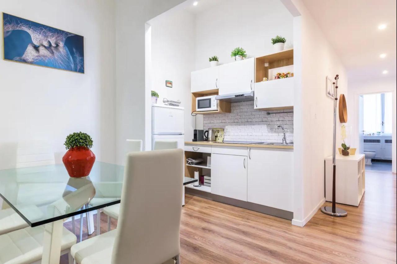 Luxury 4 Bedrooms Apartments Close To Duomo Милан Экстерьер фото