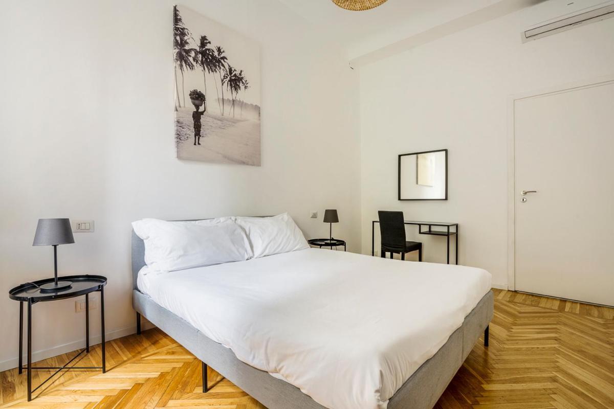 Luxury 4 Bedrooms Apartments Close To Duomo Милан Экстерьер фото