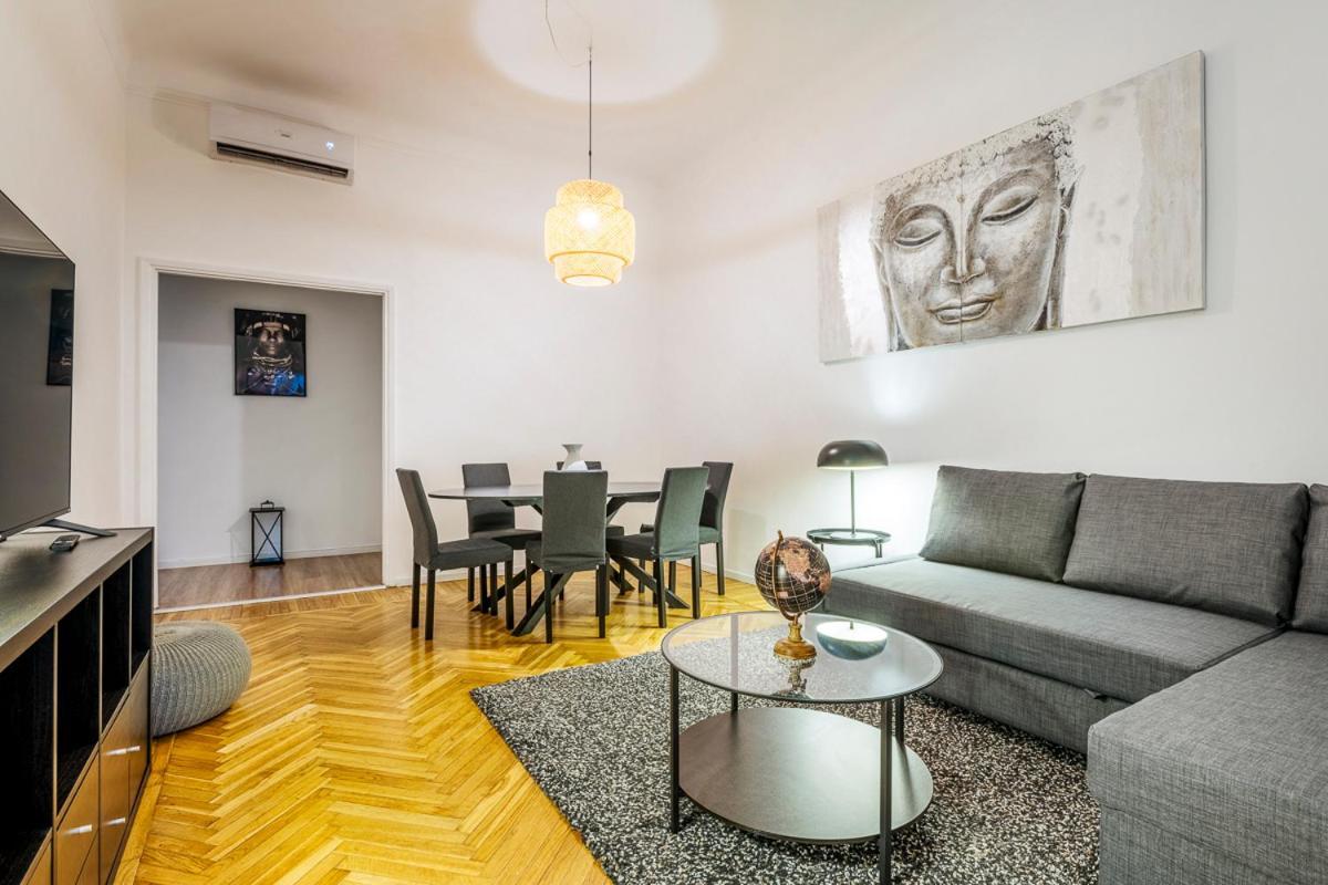 Luxury 4 Bedrooms Apartments Close To Duomo Милан Экстерьер фото