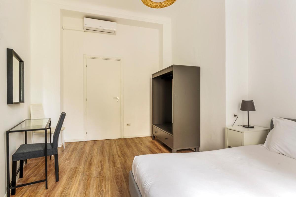 Luxury 4 Bedrooms Apartments Close To Duomo Милан Экстерьер фото