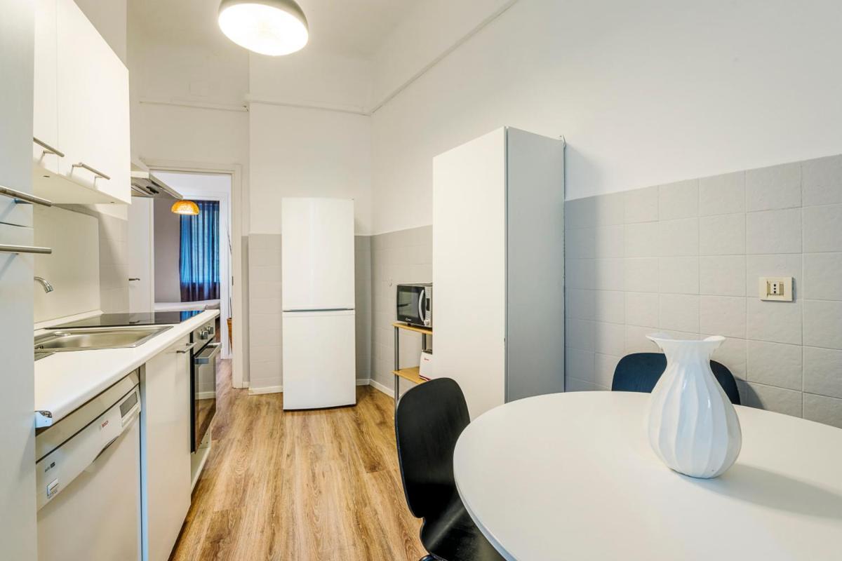 Luxury 4 Bedrooms Apartments Close To Duomo Милан Экстерьер фото