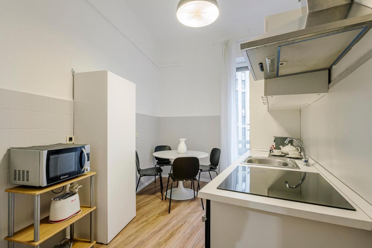 Luxury 4 Bedrooms Apartments Close To Duomo Милан Экстерьер фото