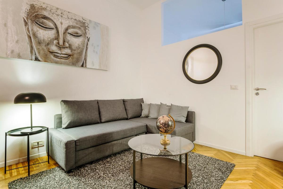 Luxury 4 Bedrooms Apartments Close To Duomo Милан Экстерьер фото