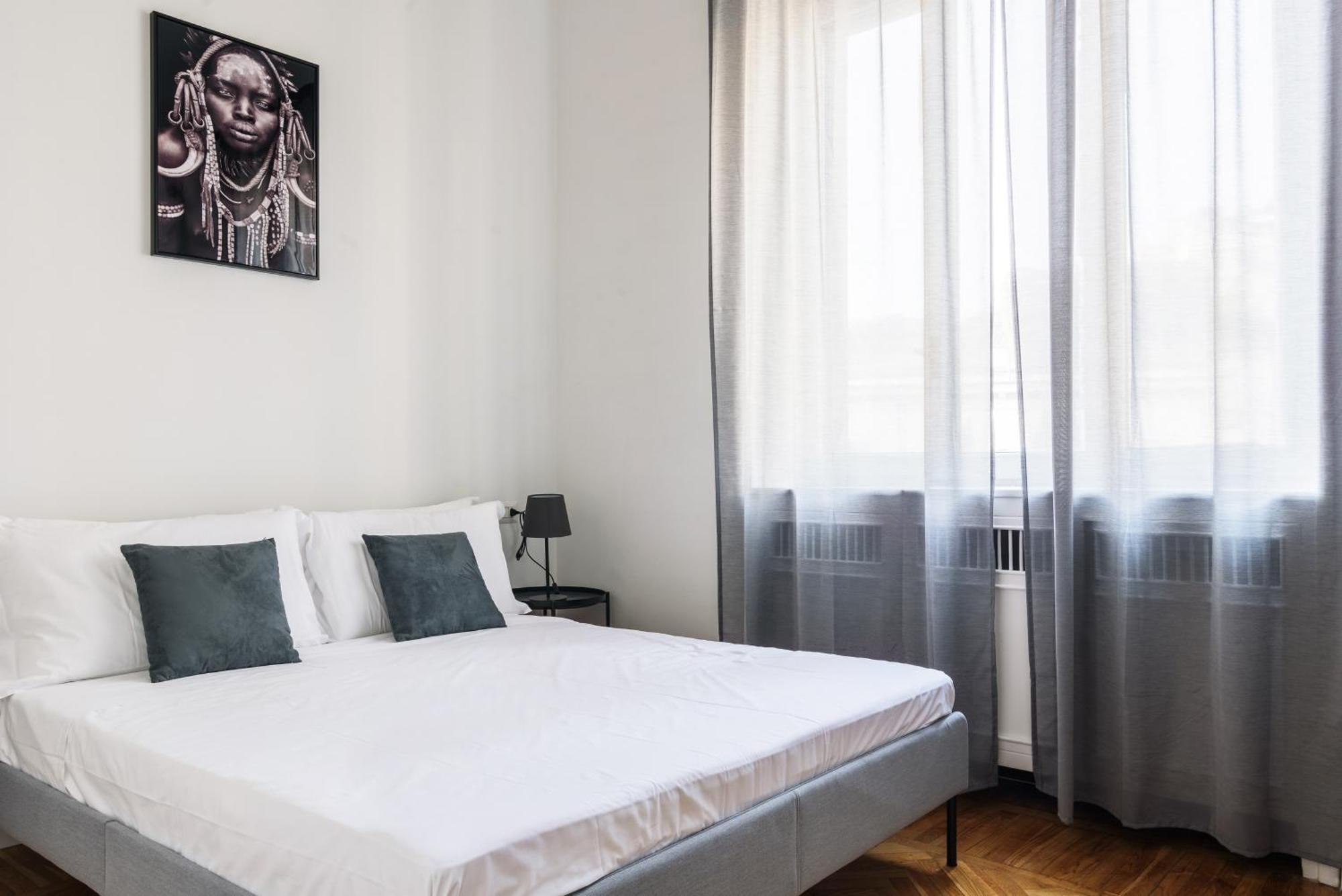 Luxury 4 Bedrooms Apartments Close To Duomo Милан Экстерьер фото