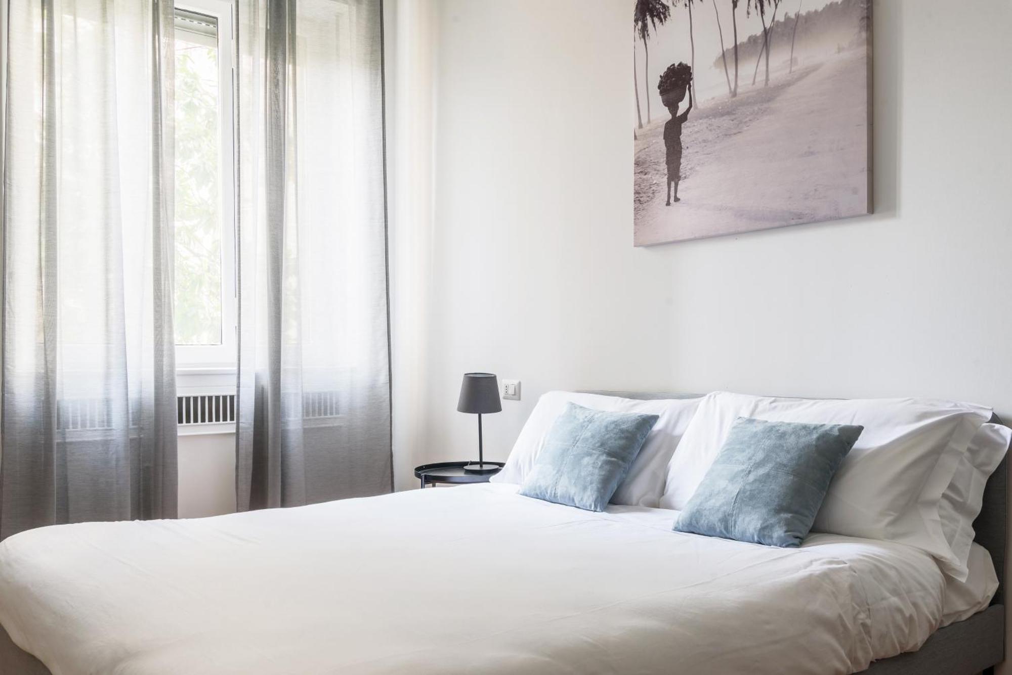 Luxury 4 Bedrooms Apartments Close To Duomo Милан Экстерьер фото