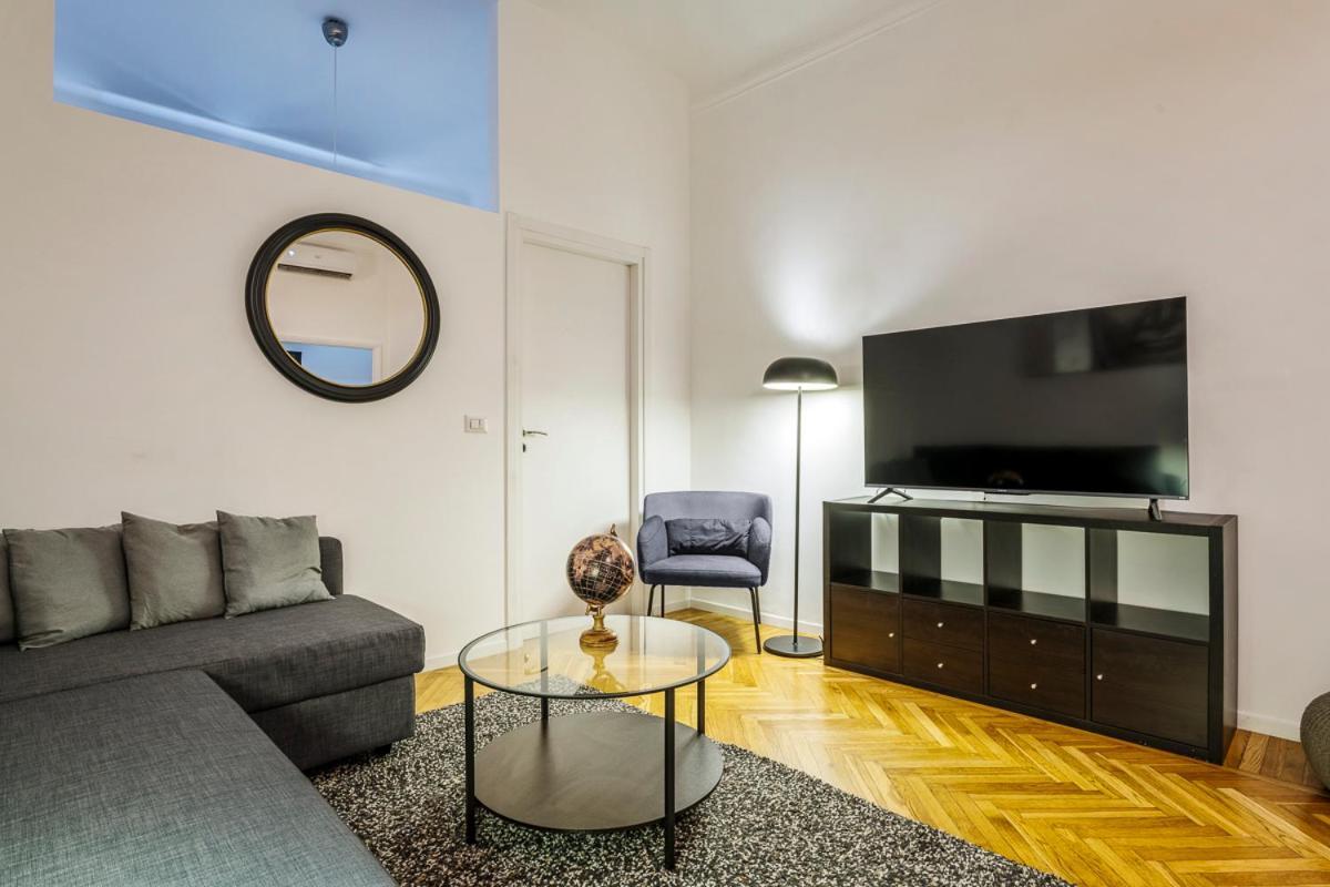 Luxury 4 Bedrooms Apartments Close To Duomo Милан Экстерьер фото